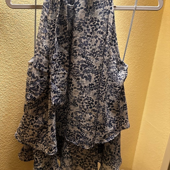 EXPRESS 2tiered chiffon sheer fully lined sleeveless hi tie neck cascade top| XS - Picture 5 of 8